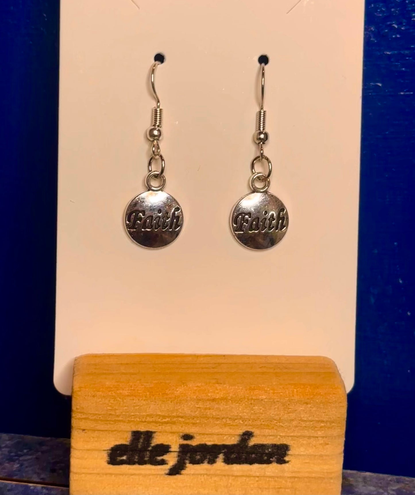 Silver Holiday Word Charm Dangle "Faith"